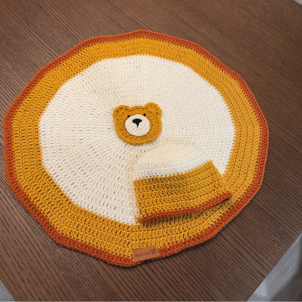 NWT Handmade Crochet Baby Toddler Blanket Lovey With Hat